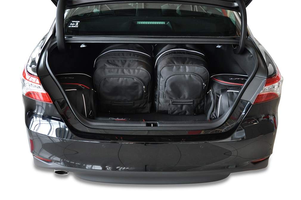 Torby KJUST AERO do Toyota Camry Hybrid XV70 — torby wyjmowane z bagażnika krok po kroku