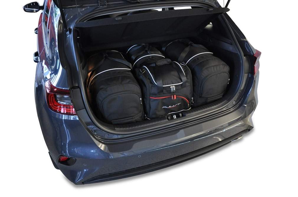 Torby KJUST SPORT do Kia Ceed Hatchback III — zestaw ułożony w bagażniku