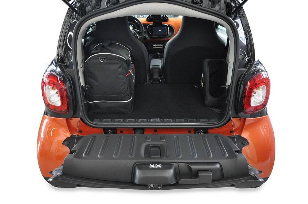 Torby KJUST AERO do Smart Fortwo Coupe EV III — torby wyjmowane z bagażnika krok po kroku