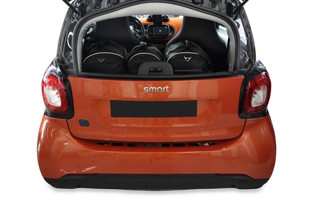 Torby KJUST AERO do Smart Fortwo Coupe EV III — torby wyjmowane z bagażnika krok po kroku