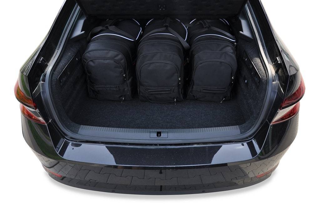 Torby KJUST SPORT do Skoda Superb Liftback iV Plug-In Hybrid III — torby wyjmowane z bagażnika krok po kroku