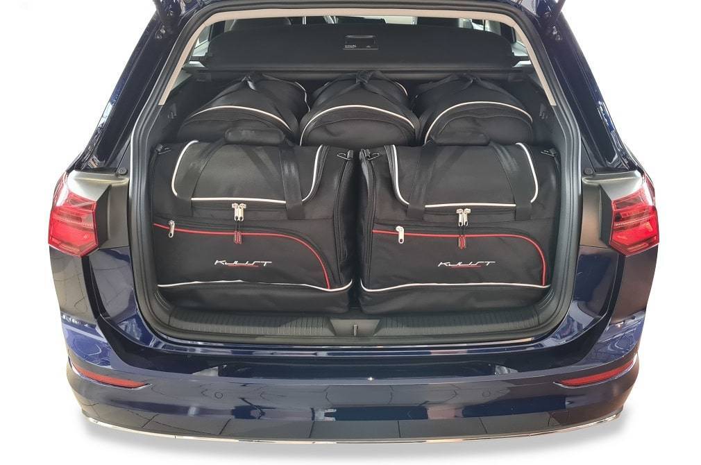 Torby KJUST SPORT do Volkswagen Golf Alltrack VIII — zestaw ułożony w bagażniku