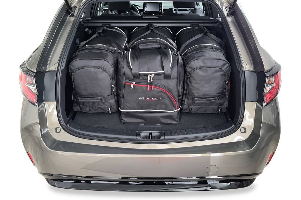 Torby KJUST SPORT do Toyota Corolla Touring Sports XII (E21) — zestaw ułożony w bagażniku