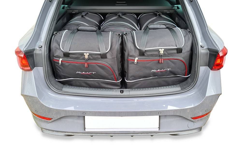 Torby KJUST SPORT do Cupra Leon Sportstourer I — zestaw ułożony w bagażniku