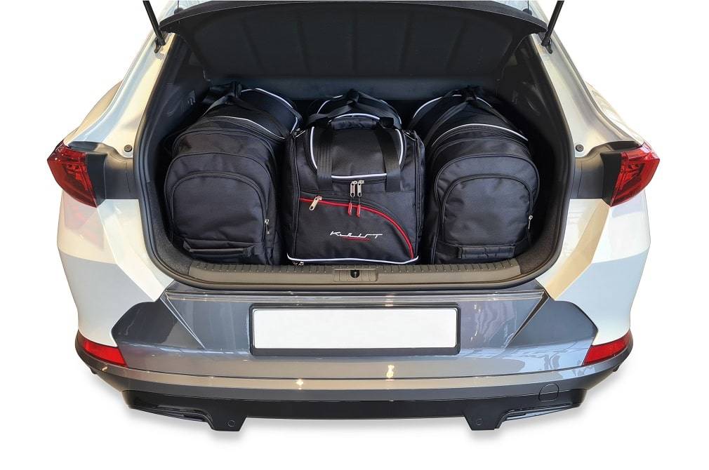 Torby KJUST SPORT do Cupra Formentor I — zestaw ułożony w bagażniku
