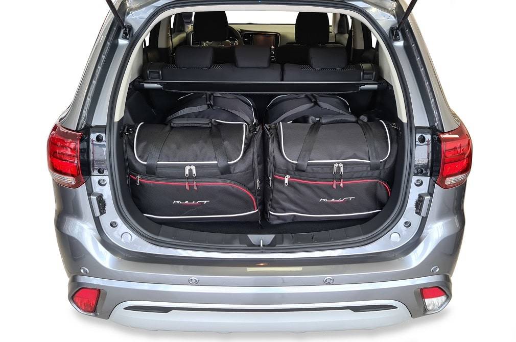 Torby KJUST AERO do Mitsubishi Outlander Plug-In Hybrid III — zestaw ułożony w bagażniku