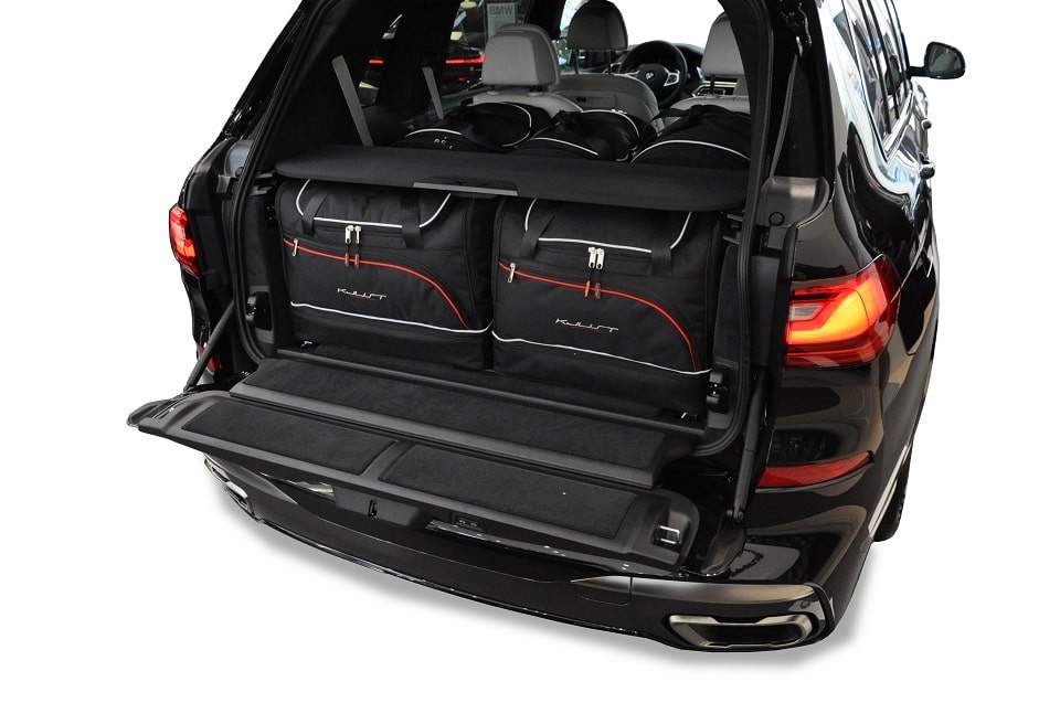 Torby KJUST SPORT do BMW X7 / X7 M G07 — zestaw ułożony w bagażniku