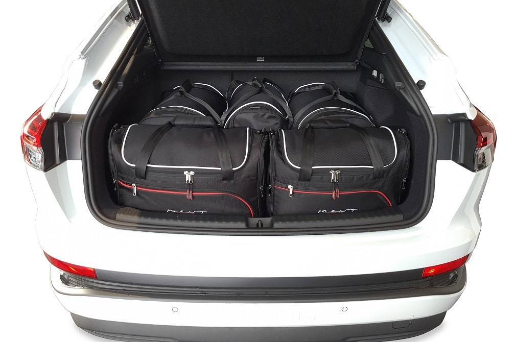 Torby KJUST AERO do Audi Q4 e-tron Sportback F4 — zestaw ułożony w bagażniku