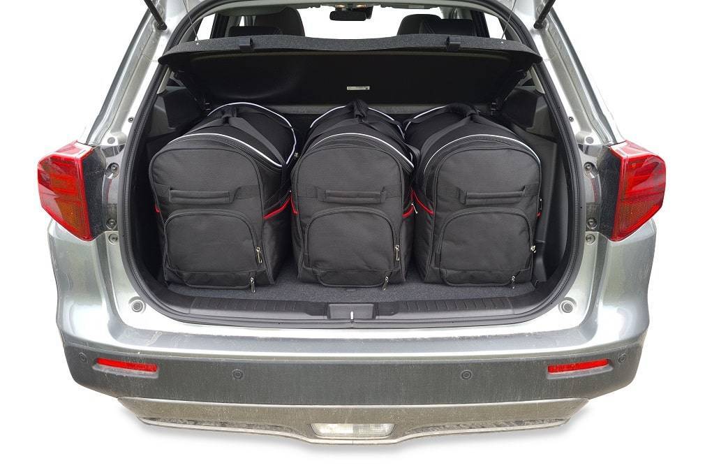 Torby KJUST TROLLEY do Suzuki Vitara Strong Hybrid III — zestaw ułożony w bagażniku