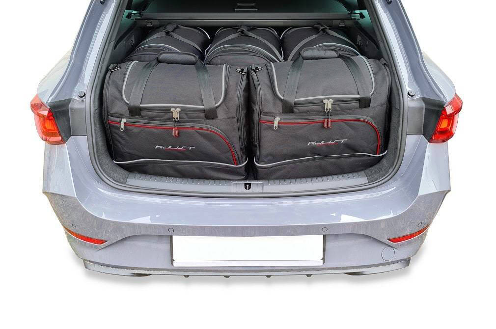 Torby KJUST SPORT do Cupra Leon Sportstourer Plug-In Hybrid II — zestaw ułożony w bagażniku