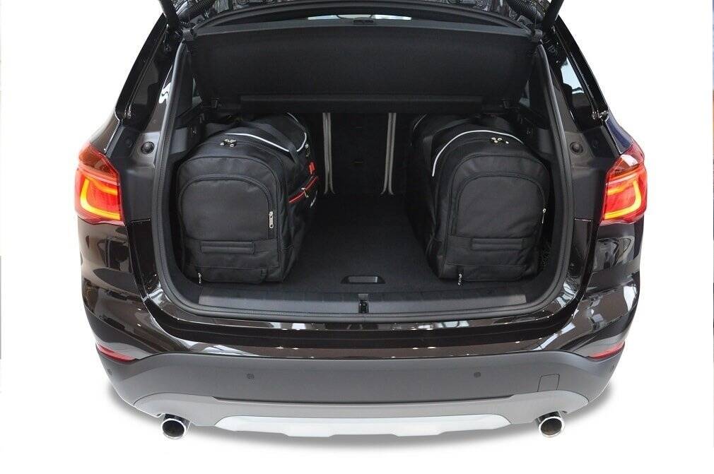 Torby KJUST SPORT do BMW X1 Plug-In Hybrid F48 — torby wyjmowane z bagażnika krok po kroku