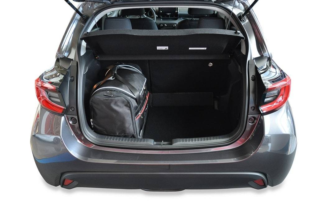 Torby KJUST AERO do Toyota Yaris Hybrid IV — torby wyjmowane z bagażnika krok po kroku