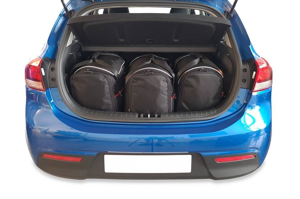 Torby KJUST SPORT do Kia Rio Hatchback IV — zestaw ułożony w bagażniku