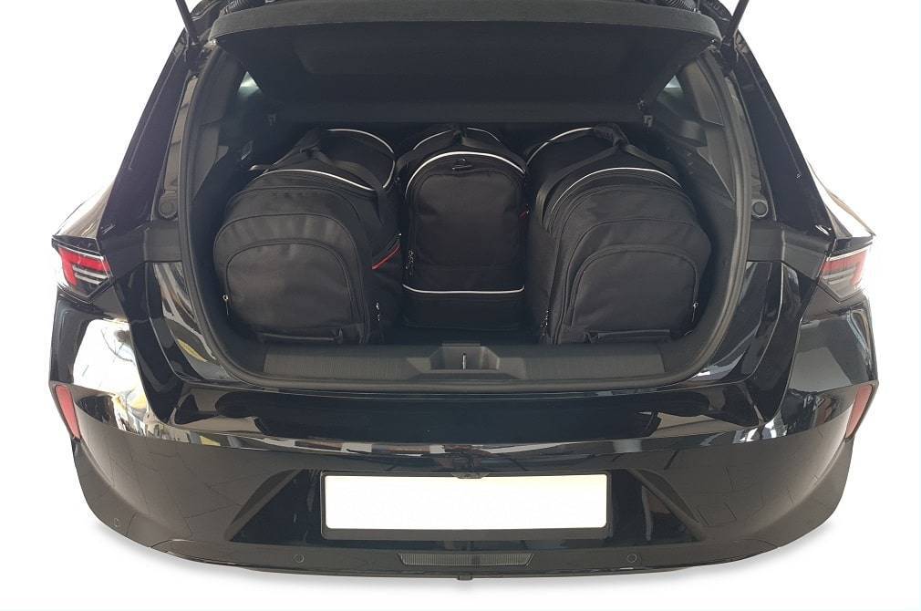 Torby KJUST AERO do Opel Astra Hatchback L (O5) — torby wyjmowane z bagażnika krok po kroku