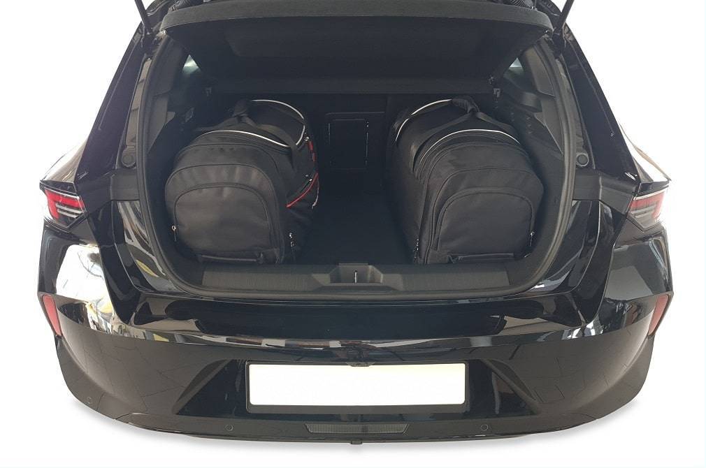 Torby KJUST AERO do Opel Astra Hatchback L (O5) — torby wyjmowane z bagażnika krok po kroku
