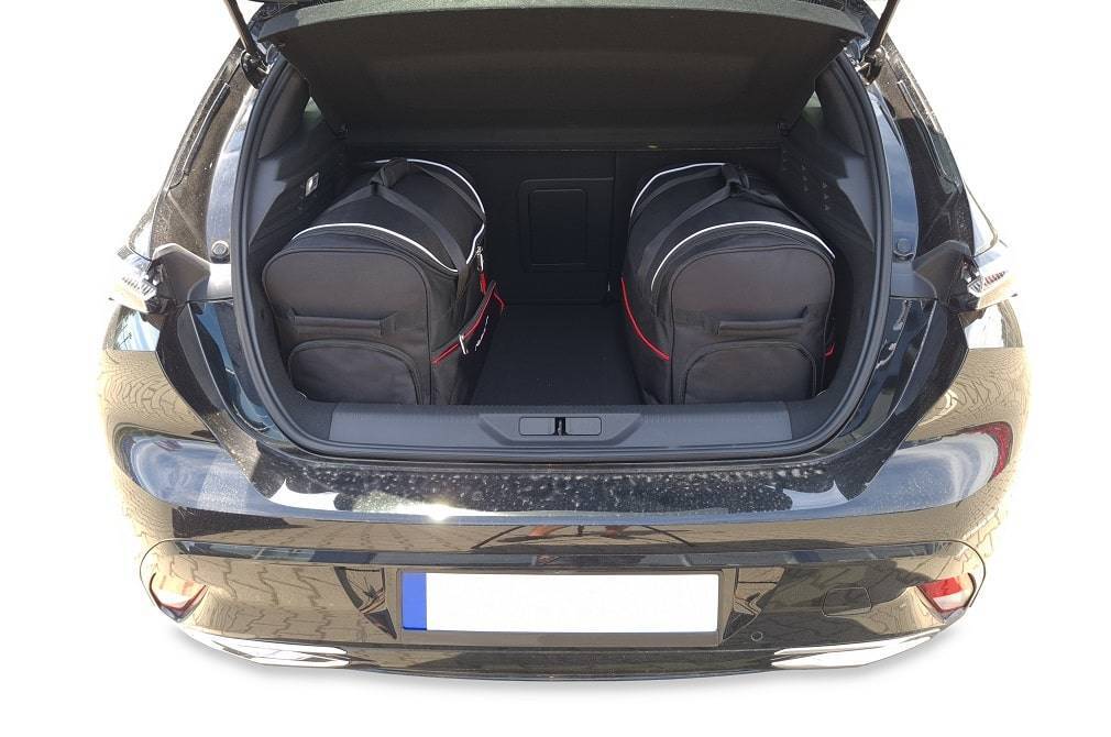 Torby KJUST AERO do Peugeot 308 Hatchback Plug-In Hybrid III (P5) — torby wyjmowane z bagażnika krok po kroku