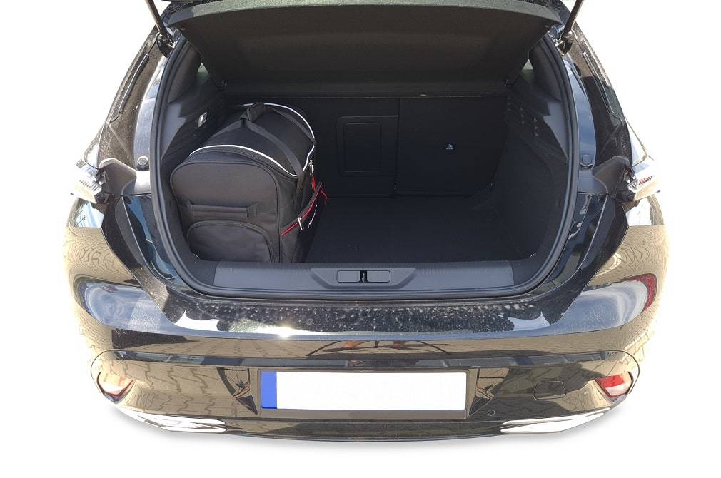 Torby KJUST TROLLEY do Peugeot 308 Hatchback Plug-In Hybrid III (P5) — torby wyjmowane z bagażnika krok po kroku