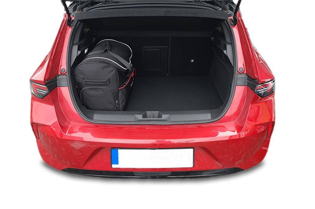 Torby KJUST TROLLEY do Opel Astra Hatchback Plug-In Hybrid L (O5) — torby wyjmowane z bagażnika krok po kroku