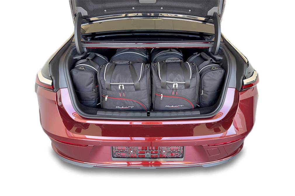 Torby KJUST AERO do BMW 7 Limousine G70 — zestaw ułożony w bagażniku