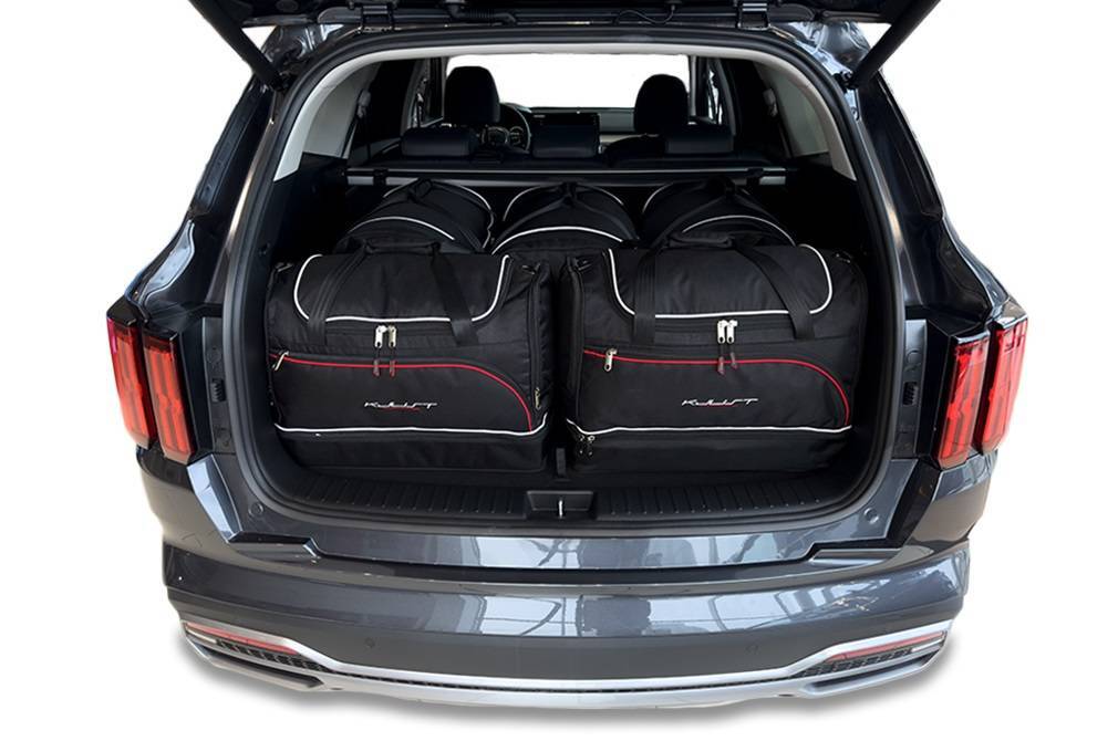 Torby KJUST SPORT do Kia Sorento IV — zestaw ułożony w bagażniku