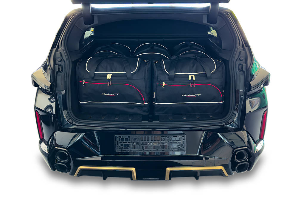 Torby KJUST SPORT do BMW XM Plug-In Hybrid G09 — zestaw ułożony w bagażniku
