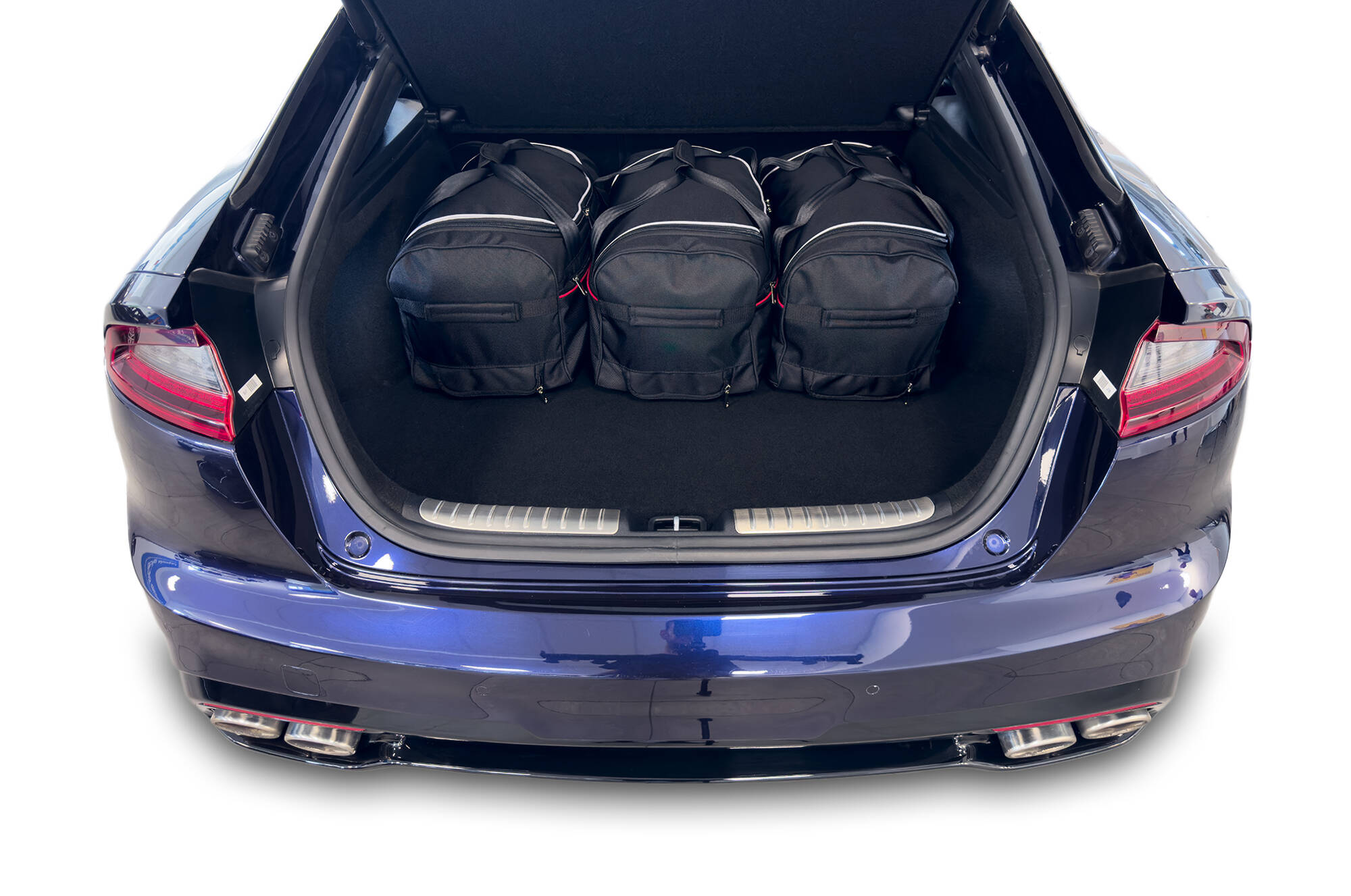 Torby KJUST SPORT do Kia Stinger I — torby wyjmowane z bagażnika krok po kroku
