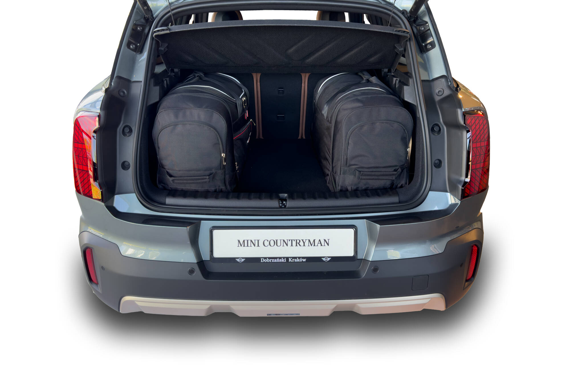 Torby KJUST SPORT do Mini Countryman Mild Hybrid U25 — torby wyjmowane z bagażnika krok po kroku