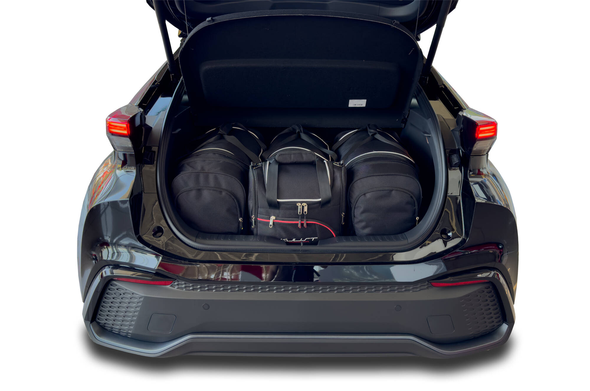 Torby KJUST AERO do Toyota C-HR Hybrid AX20 — zestaw ułożony w bagażniku