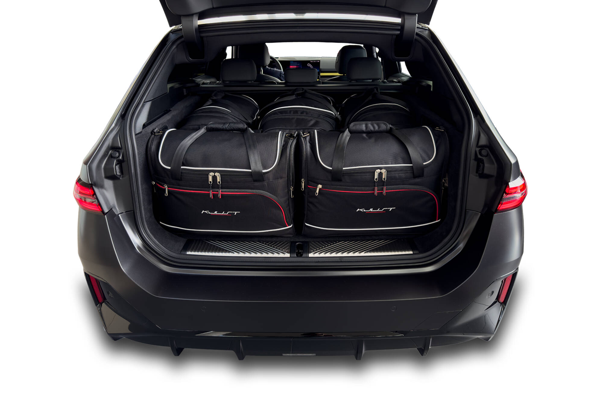 Torby KJUST AERO do BMW i5 Touring Electric G61 — zestaw ułożony w bagażniku