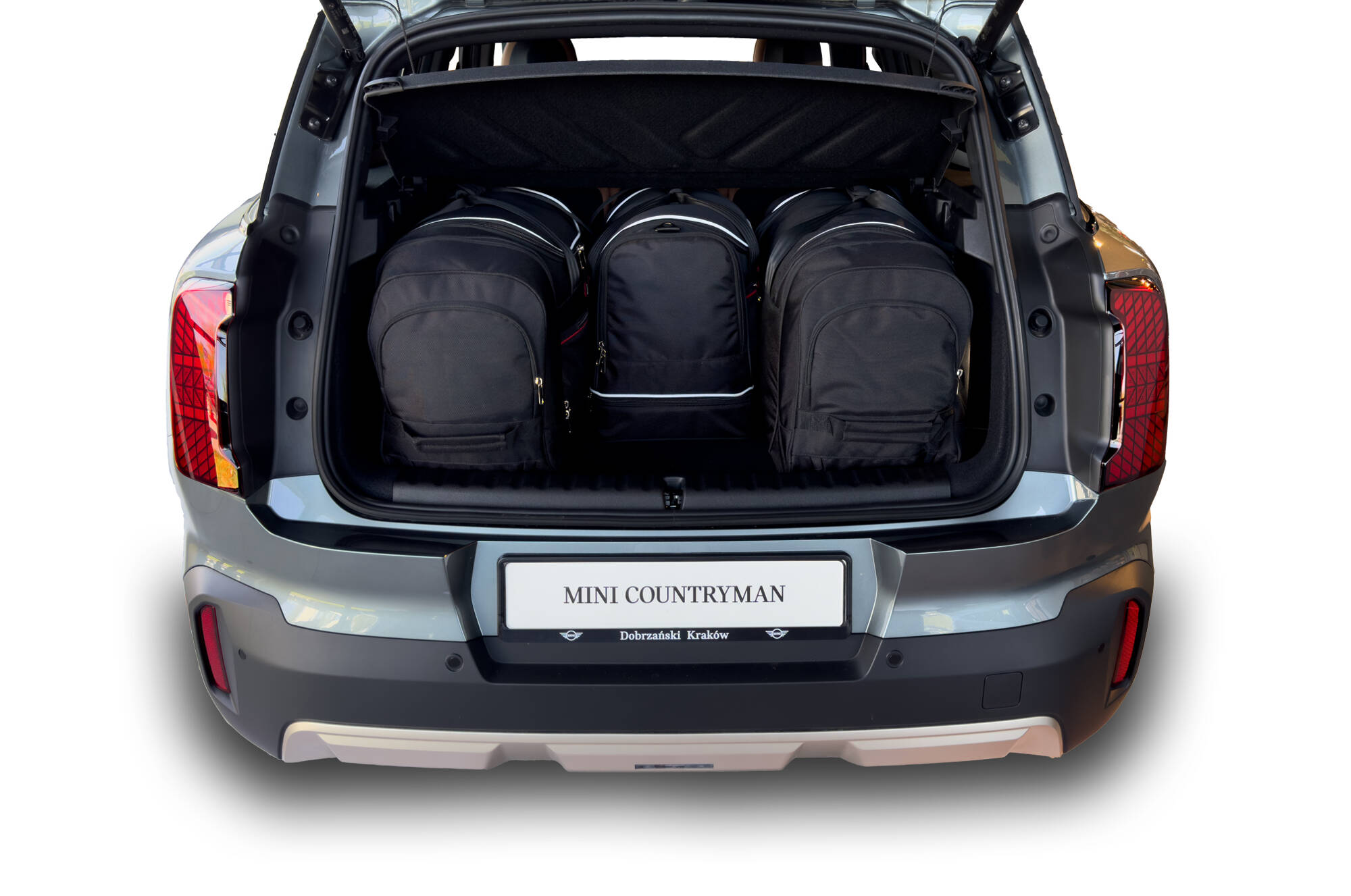 Torby KJUST AERO do Mini Countryman EV U25 — torby wyjmowane z bagażnika krok po kroku
