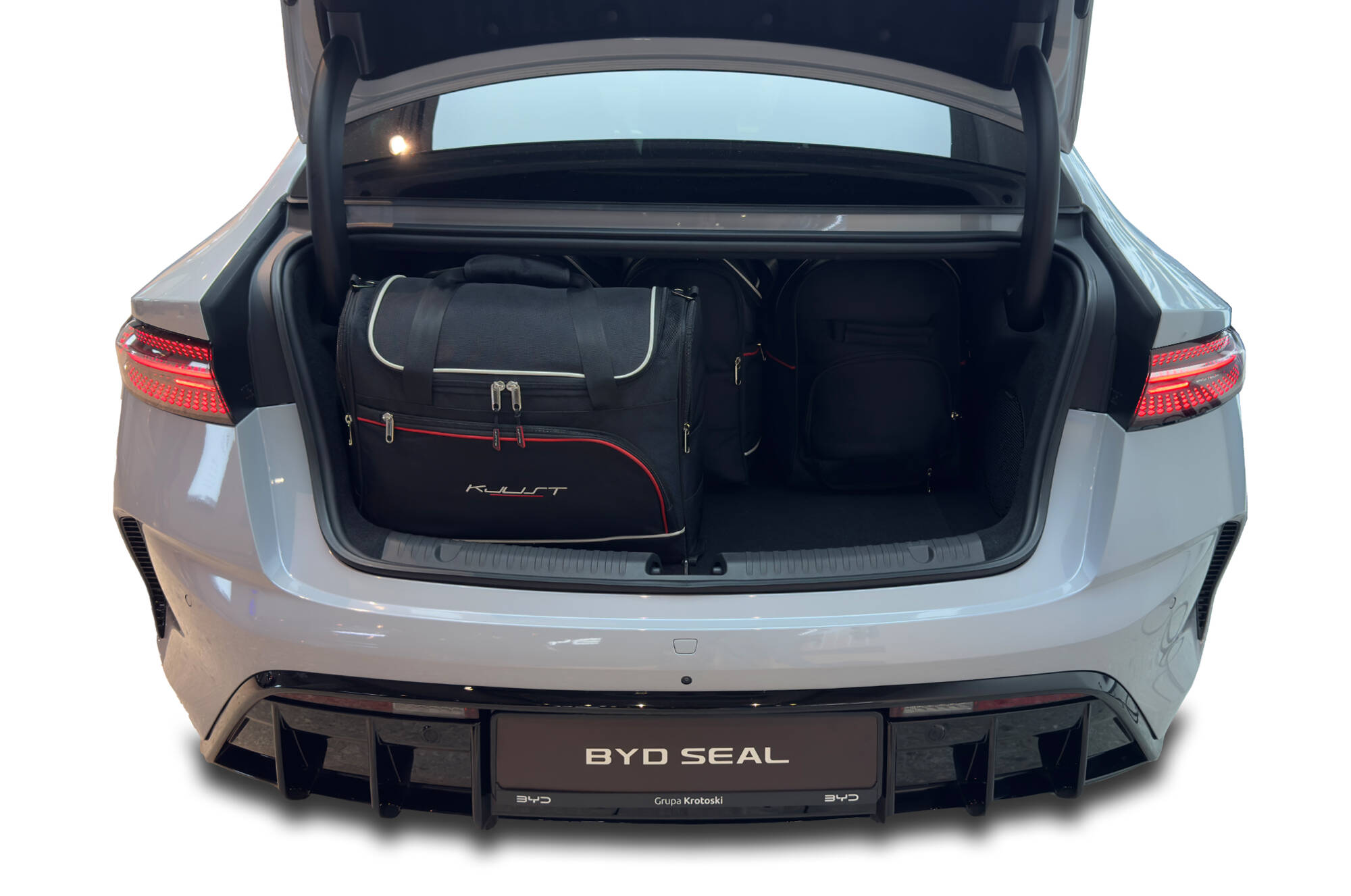 Torby KJUST AERO do BYD Seal Electric I — torby wyjmowane z bagażnika krok po kroku