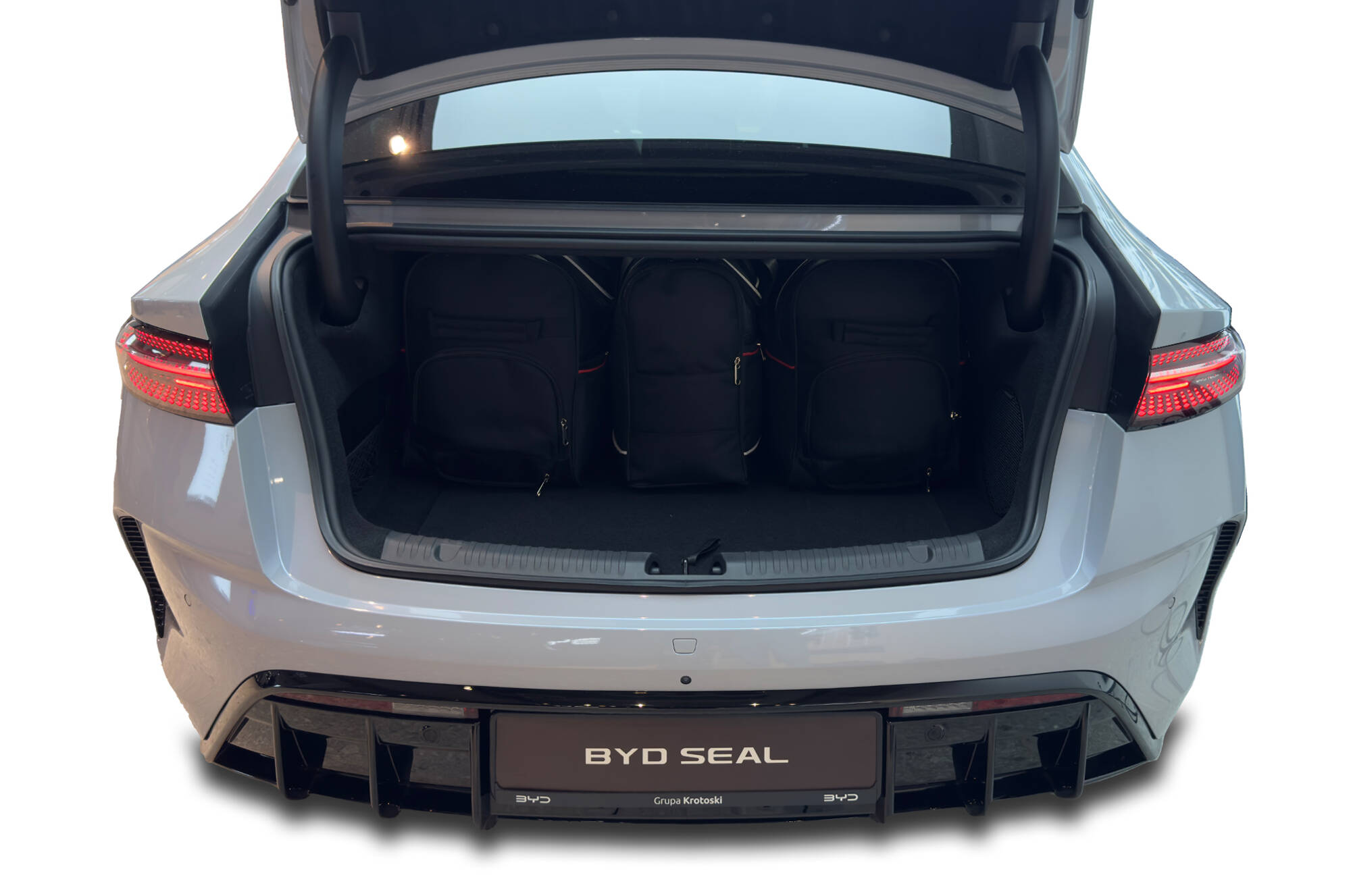 Torby KJUST AERO do BYD Seal Electric I — torby wyjmowane z bagażnika krok po kroku