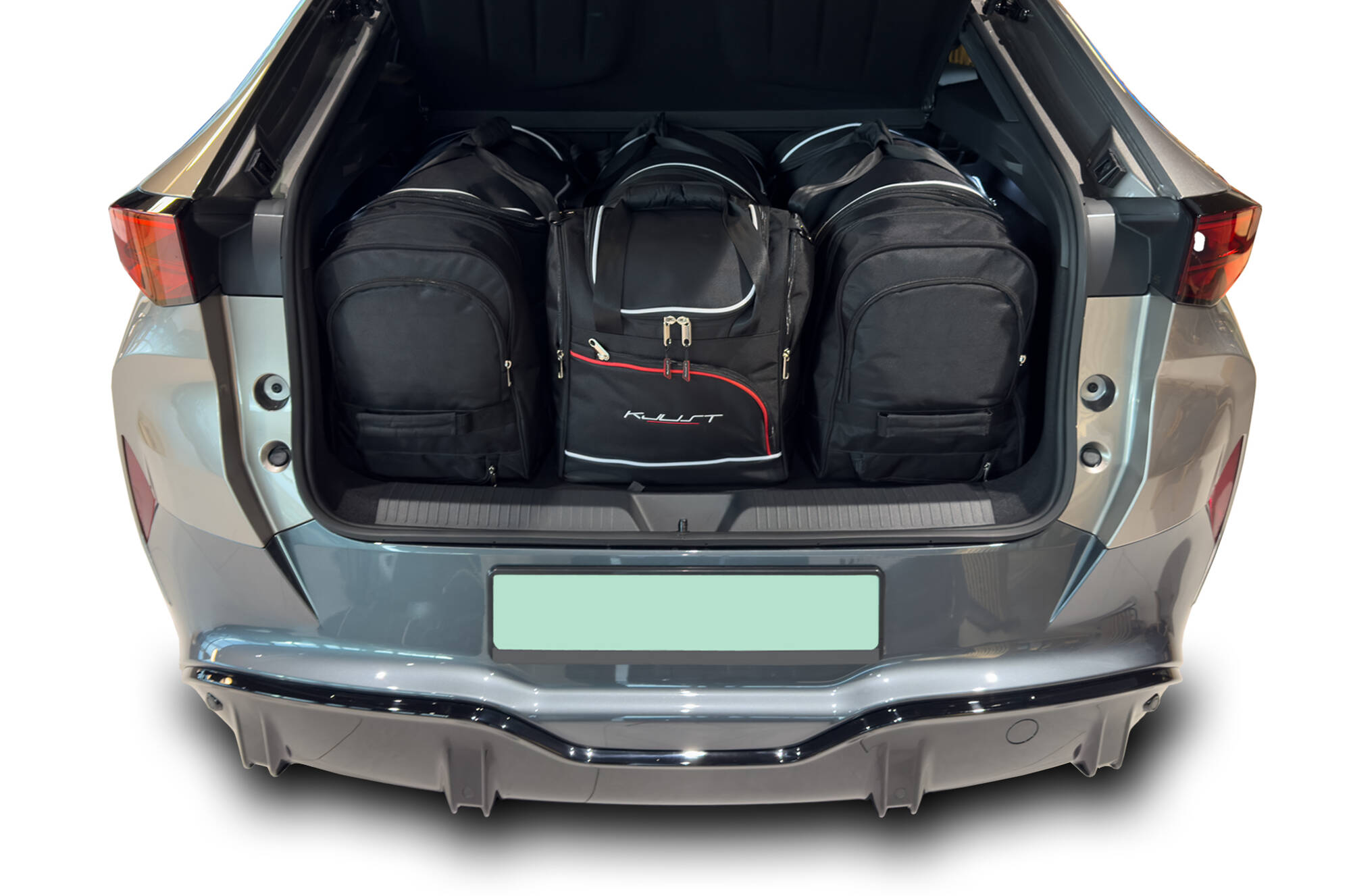 Torby KJUST AERO do Cupra Tavascan Electric I — zestaw ułożony w bagażniku