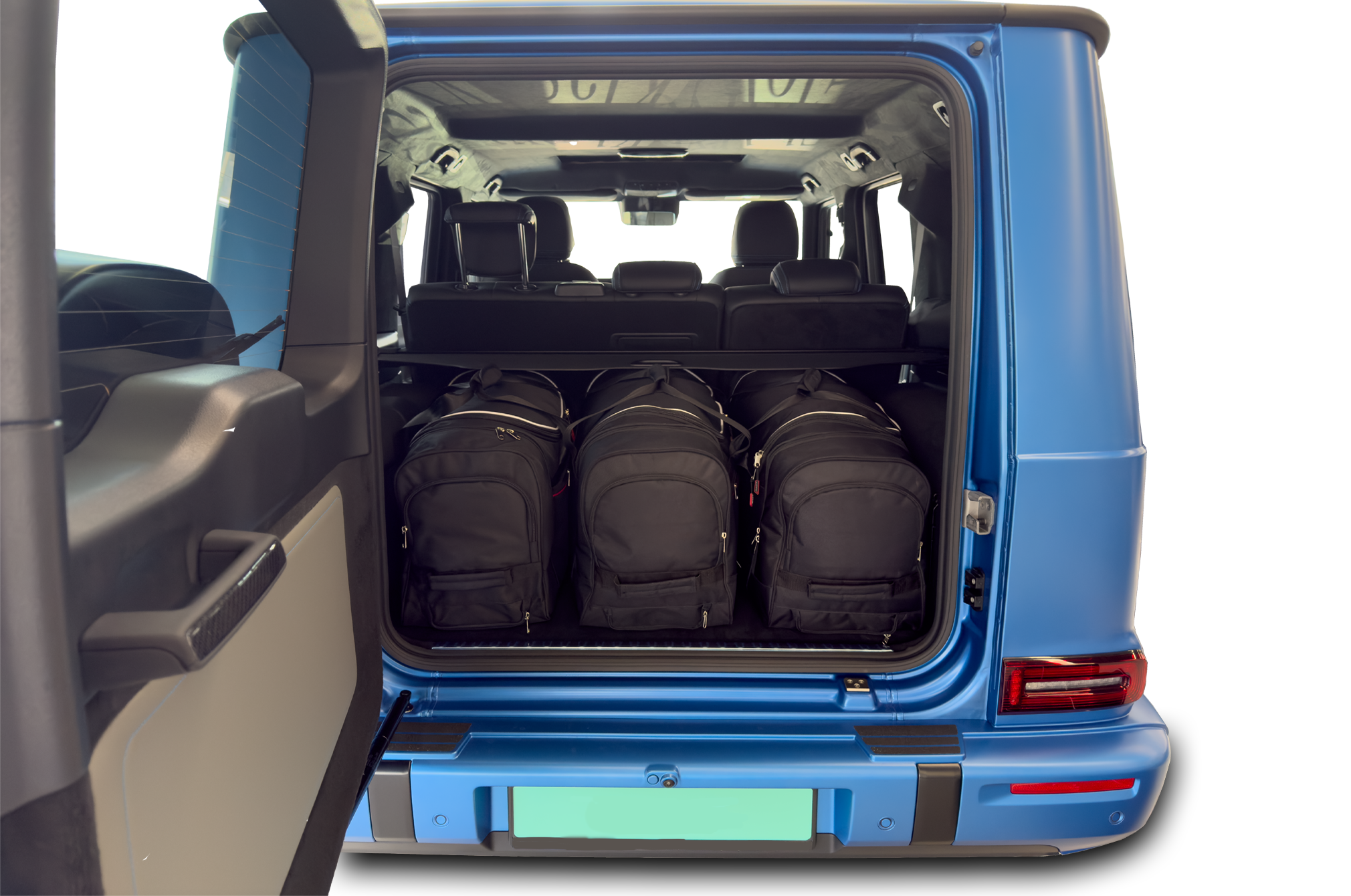 Torby KJUST TROLLEY do Mercedes-Benz G Electric W465 — zestaw ułożony w bagażniku