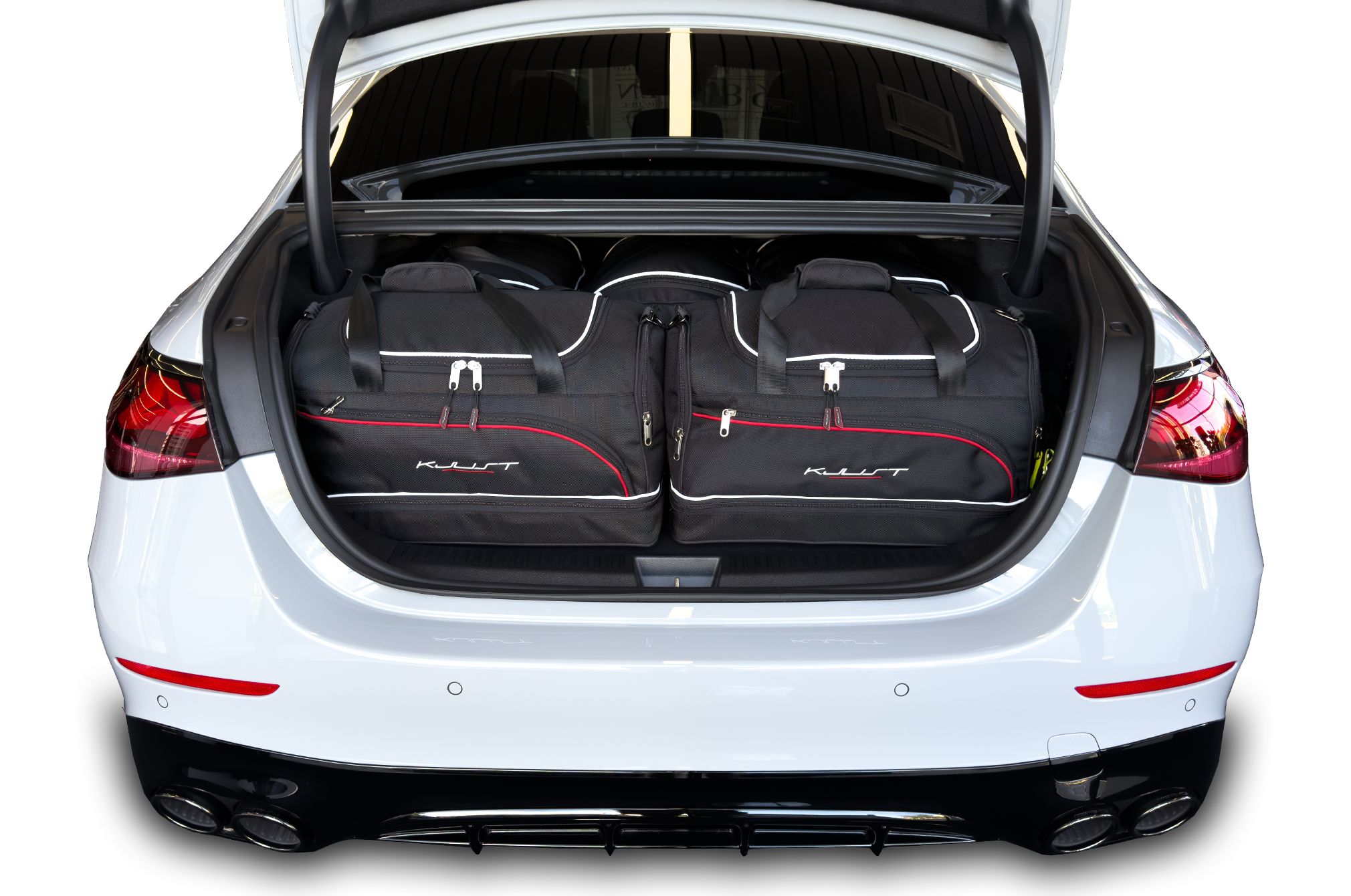 Torby KJUST SPORT do Mercedes-Benz E Limousine Plug-In Hybrid S214 — zestaw ułożony w bagażniku