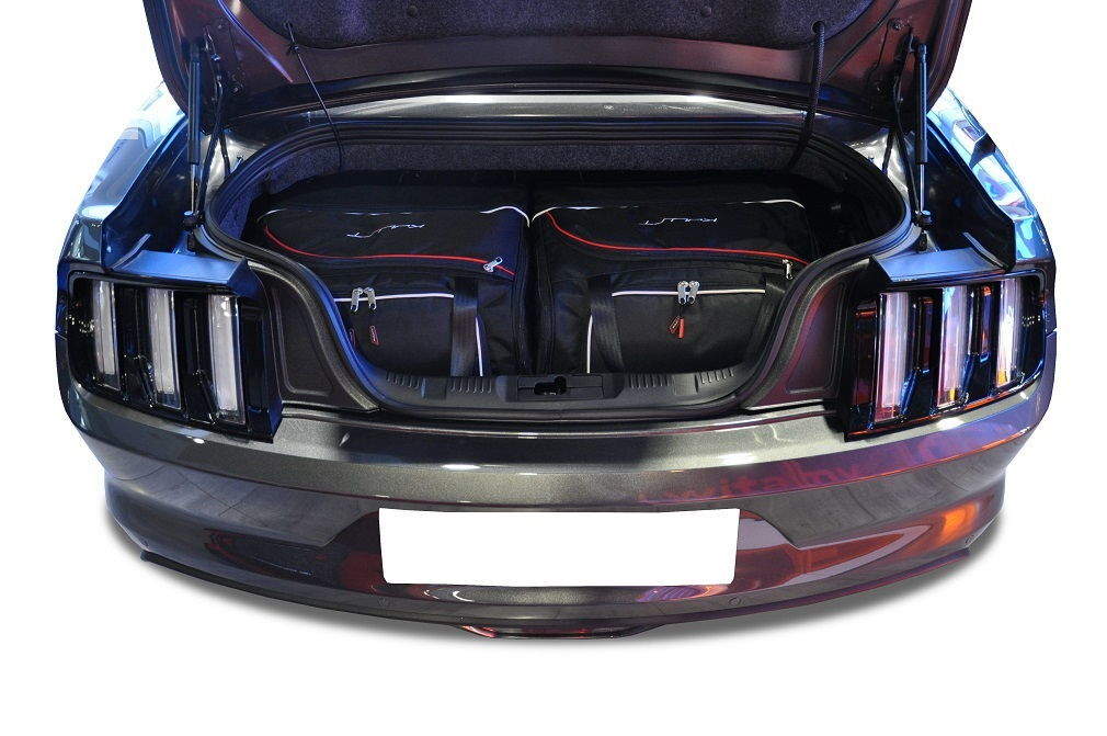 Torby KJUST AERO do Ford Mustang Cabrio VII — zestaw ułożony w bagażniku