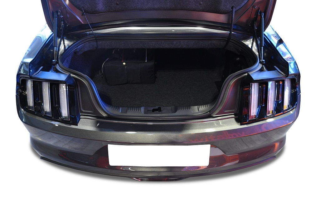 Torby KJUST AERO do Ford Mustang Cabrio VII — torby wyjmowane z bagażnika krok po kroku