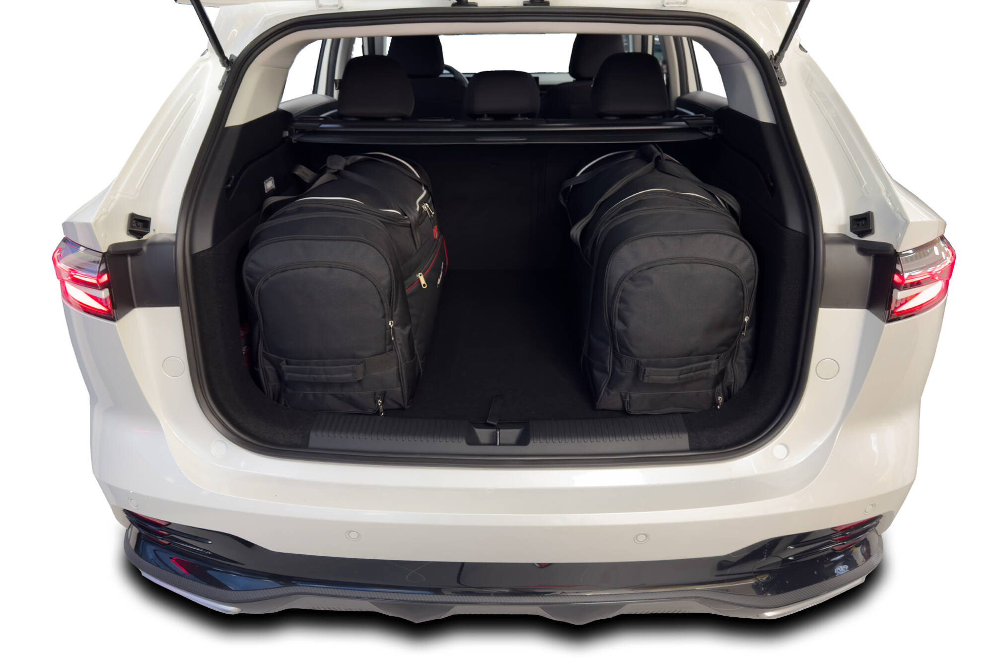 Torby KJUST TROLLEY do MG HS Plug-In Hybrid II — torby wyjmowane z bagażnika krok po kroku