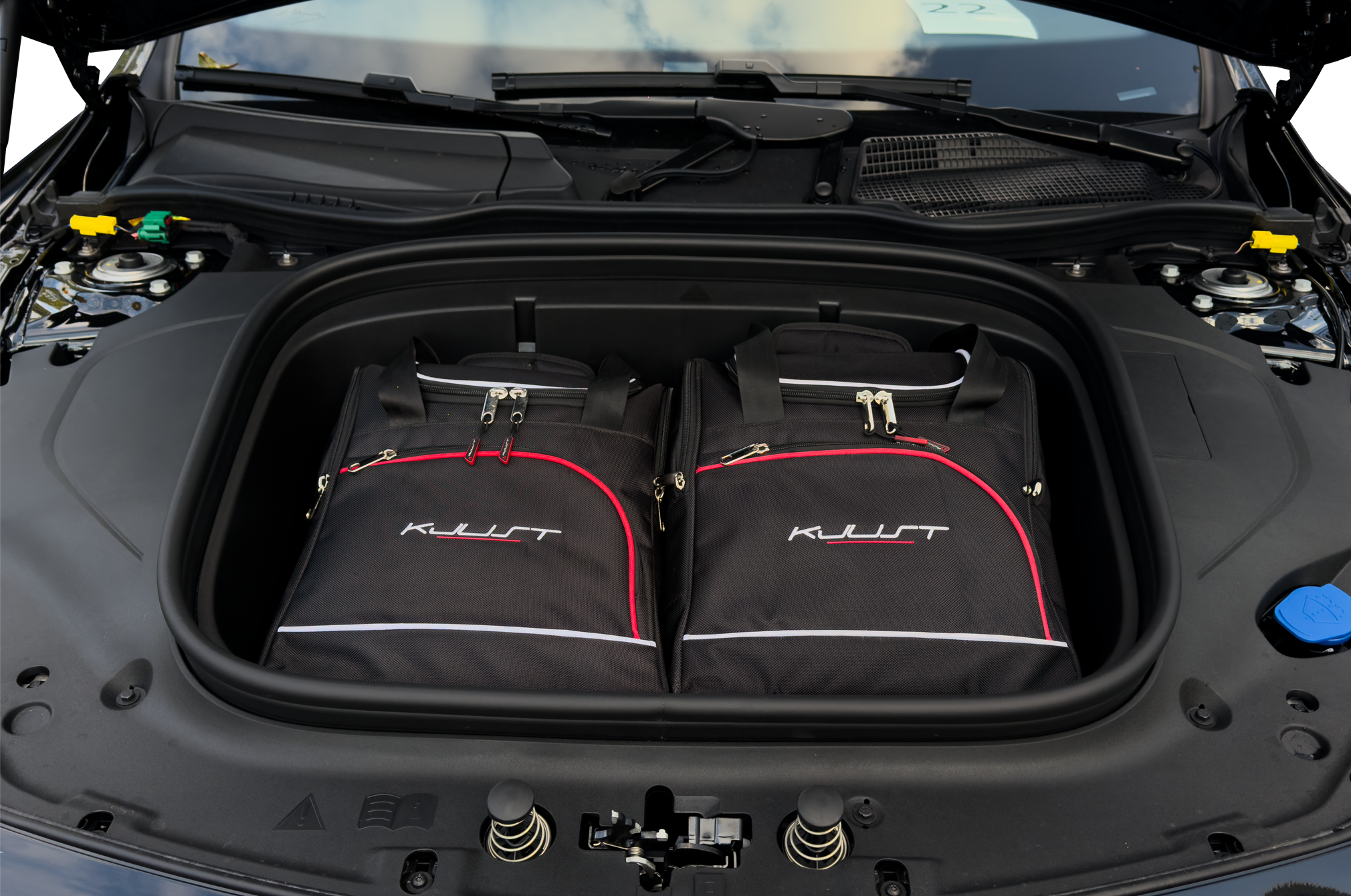 Torby KJUST AERO do Mercedes-Benz CLA Coupe EQ Electric C174 — zestaw ułożony w bagażniku