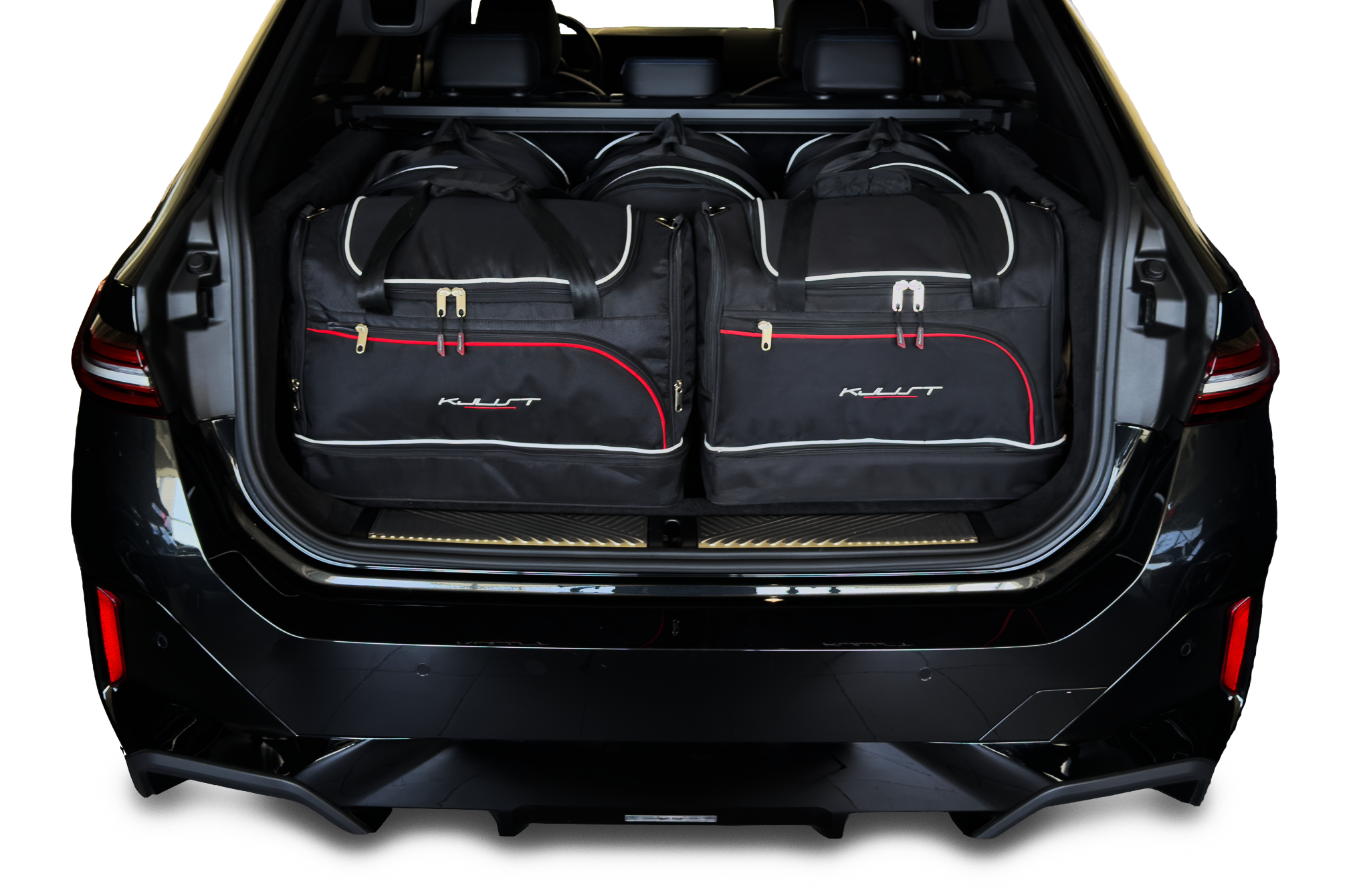 Torby KJUST SPORT do BMW 5 Touring G61 — zestaw ułożony w bagażniku