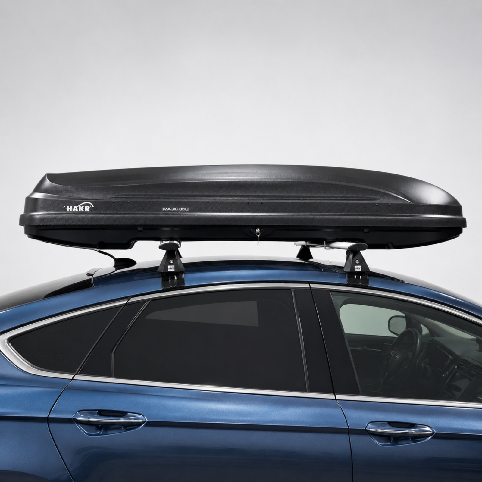 Box dachowy Hakr Magic 350 carbon — box na dachu samochodu
