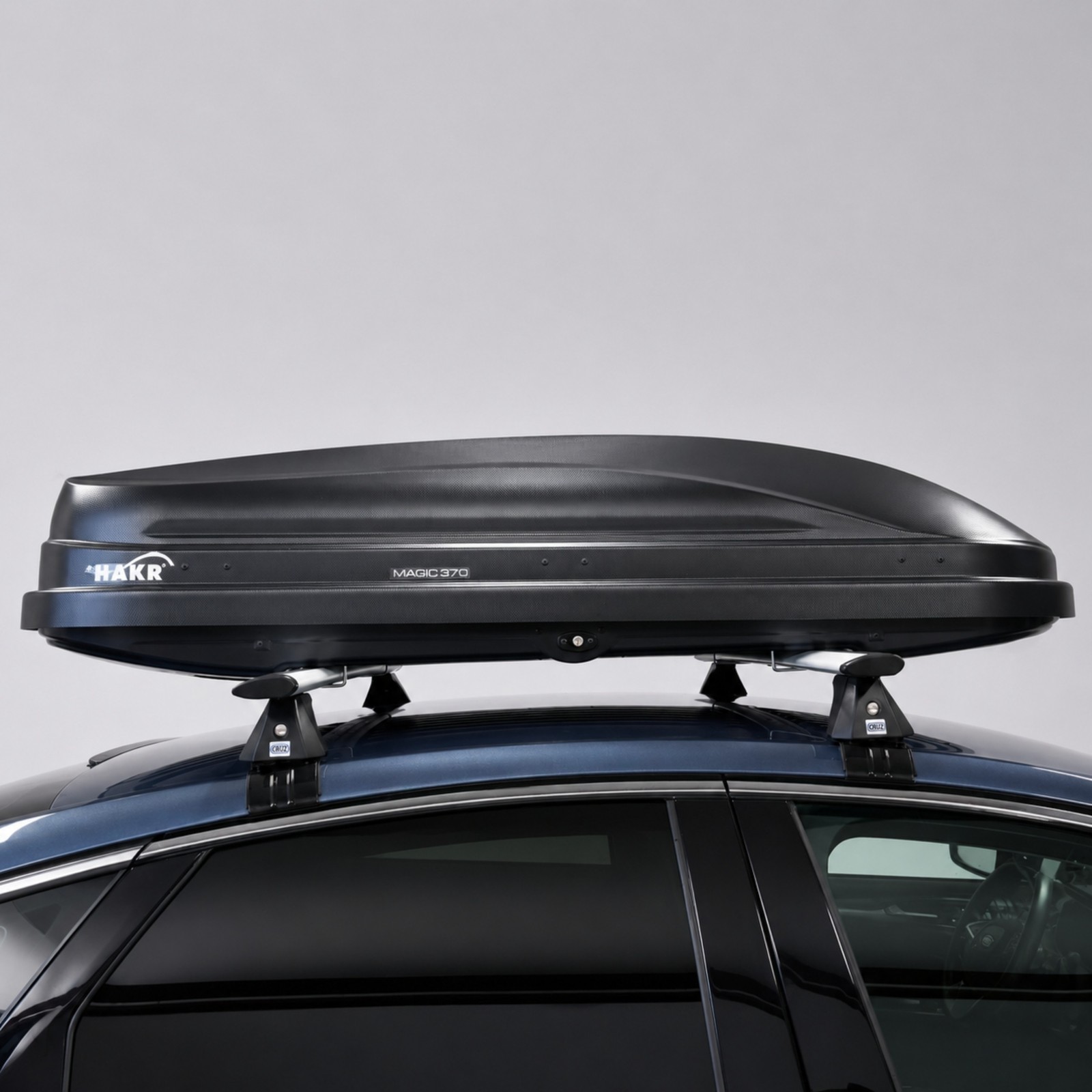 Box dachowy Hakr Magic 370 carbon — box na dachu samochodu